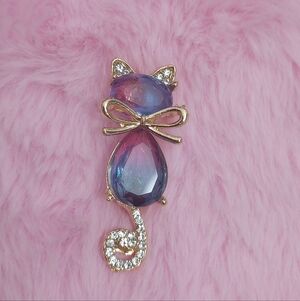 Elegant Golden and Purple Vintage Cat Brooch Pin